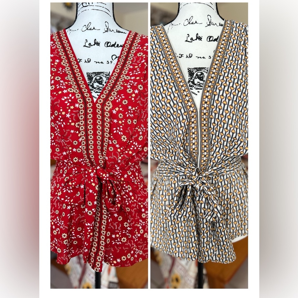 2 Max Studio V-Neck medium size Blouses